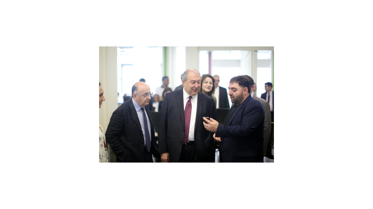 The President of Armenia visits SoftConstruct development office